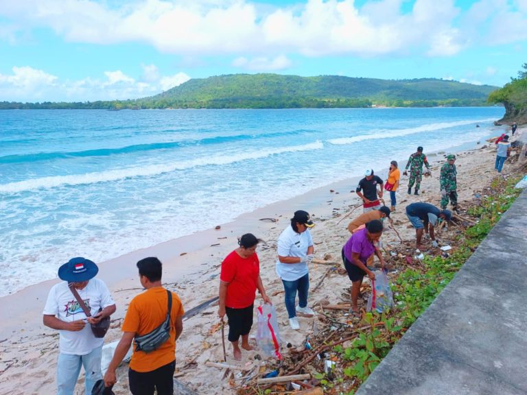 CTC Leads the Clean-Up Activity on Saparua Island
